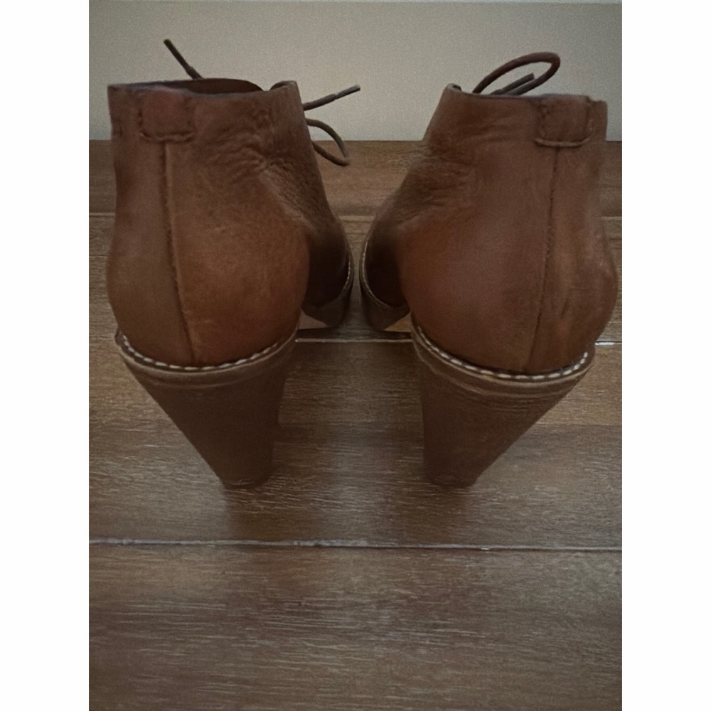 COLE HAAN Stephanie Air Chukka Bootie Cognac Brown | 7B - Picture 4 of 11
